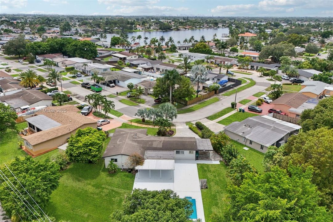 合同活跃: $745,000 (3 贝兹, 2 浴室, 1224 平方英尺)