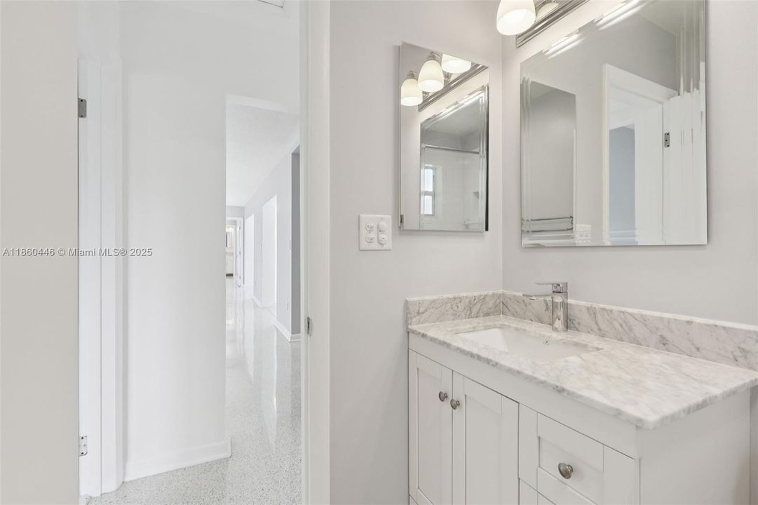 合同活跃: $745,000 (3 贝兹, 2 浴室, 1224 平方英尺)