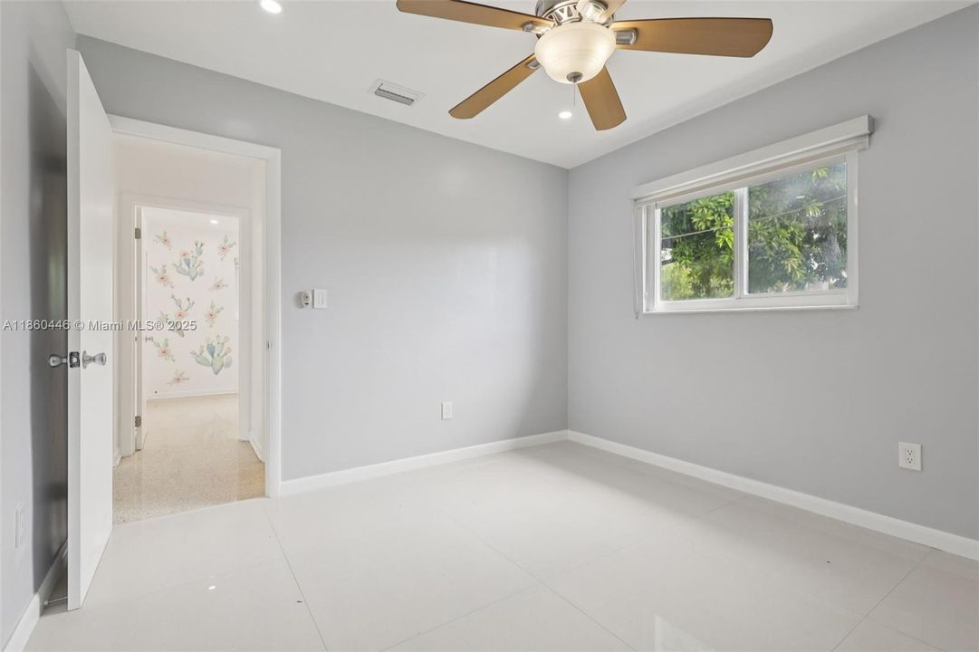 合同活跃: $745,000 (3 贝兹, 2 浴室, 1224 平方英尺)