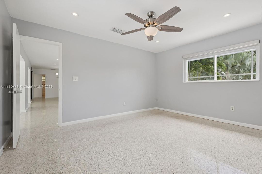 合同活跃: $745,000 (3 贝兹, 2 浴室, 1224 平方英尺)