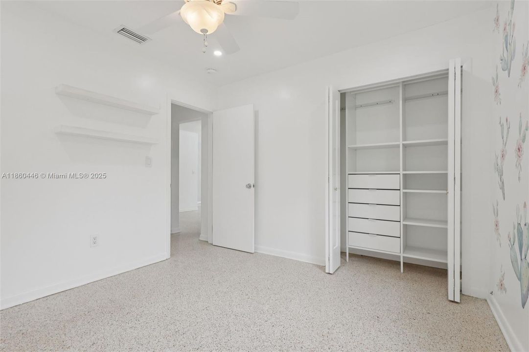 合同活跃: $745,000 (3 贝兹, 2 浴室, 1224 平方英尺)