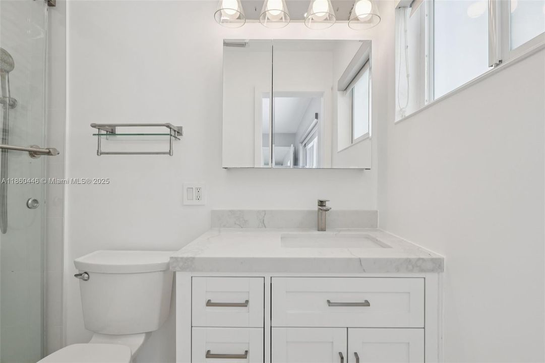 合同活跃: $745,000 (3 贝兹, 2 浴室, 1224 平方英尺)