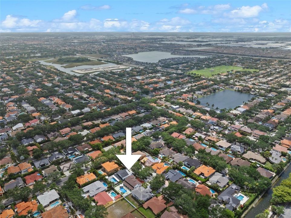 Под контрактом: $1,275,000 (5 спален, 3 ванн, 3298 Квадратных фут)