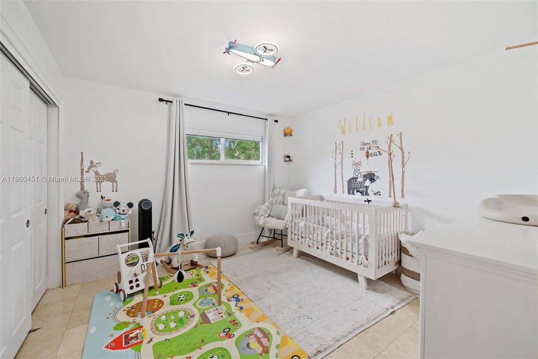 Под контрактом: $1,275,000 (5 спален, 3 ванн, 3298 Квадратных фут)