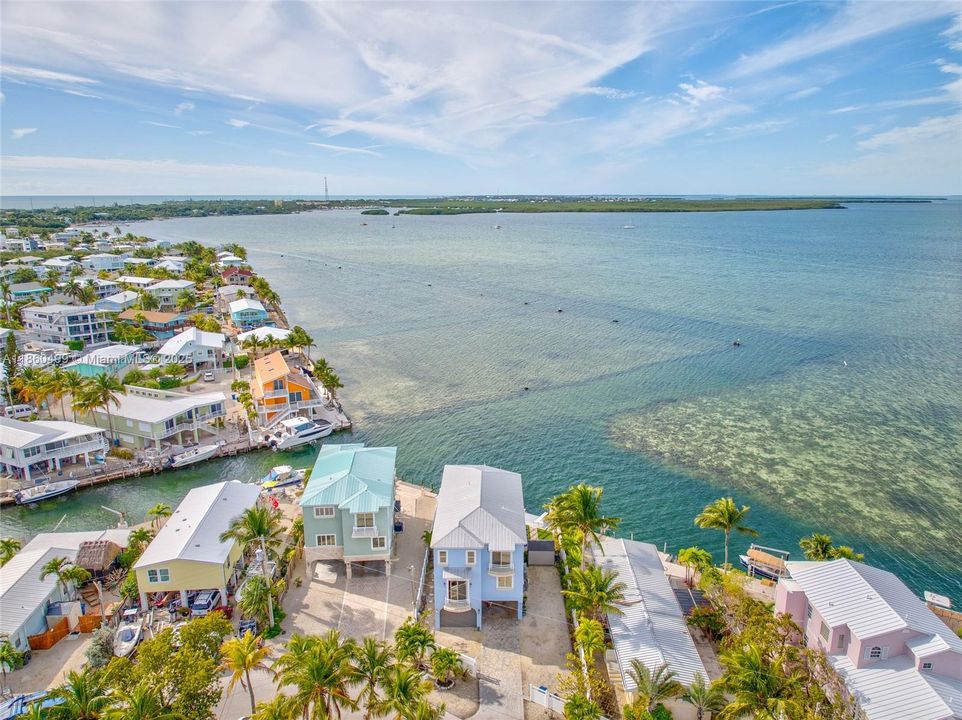 最近售出: $2,450,000 (3 贝兹, 2 浴室, 2638 平方英尺)