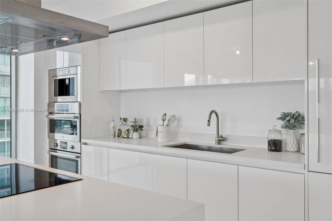 For Sale: $1,450,000 (3 beds, 3 baths, 1892 Square Feet)