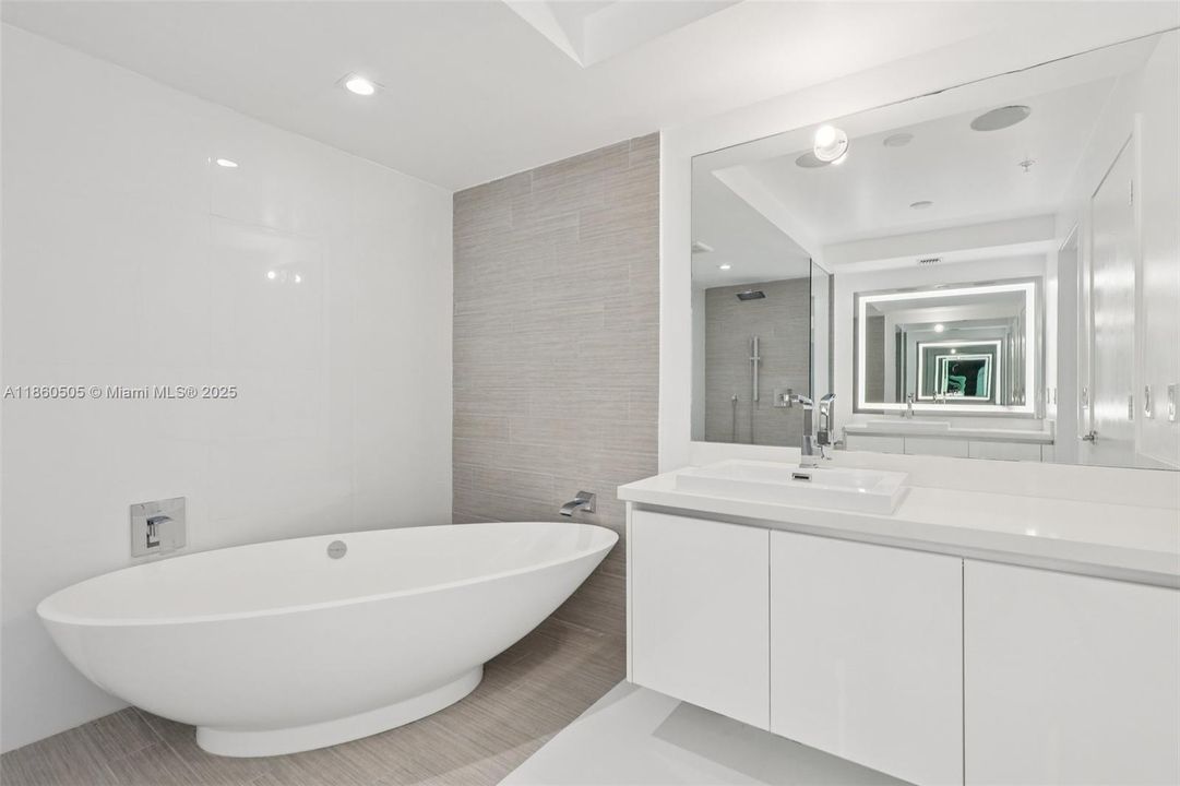 For Sale: $1,450,000 (3 beds, 3 baths, 1892 Square Feet)