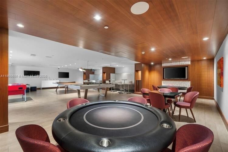 For Sale: $1,450,000 (3 beds, 3 baths, 1892 Square Feet)