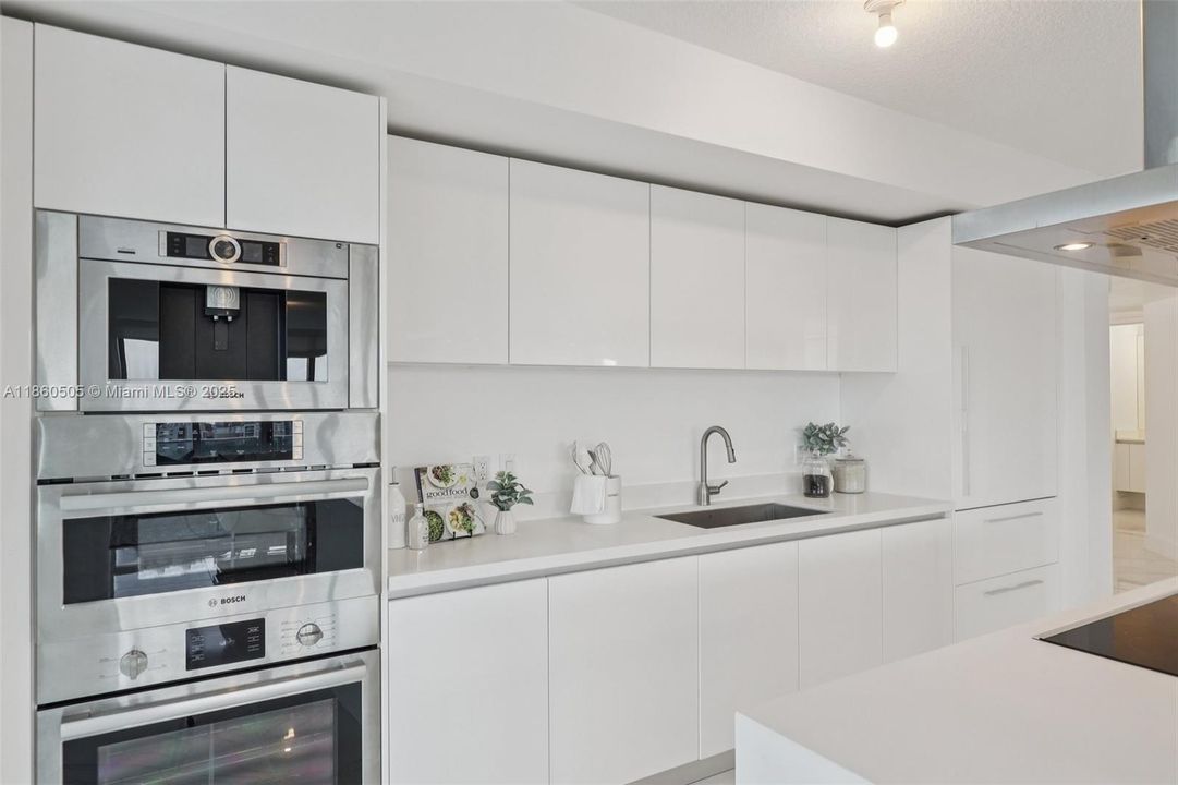 For Sale: $1,450,000 (3 beds, 3 baths, 1892 Square Feet)