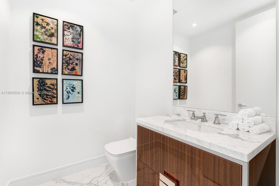 Active With Contract: $7,595,000 (4 beds, 5 baths, 3640 Square Feet)