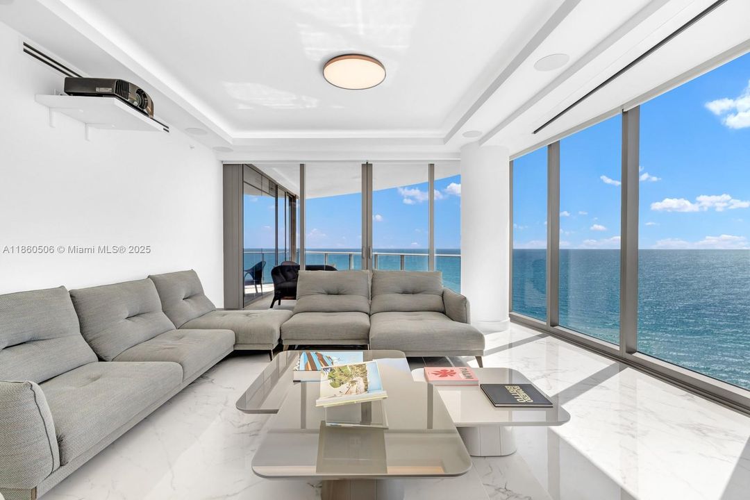 Active With Contract: $7,595,000 (4 beds, 5 baths, 3640 Square Feet)