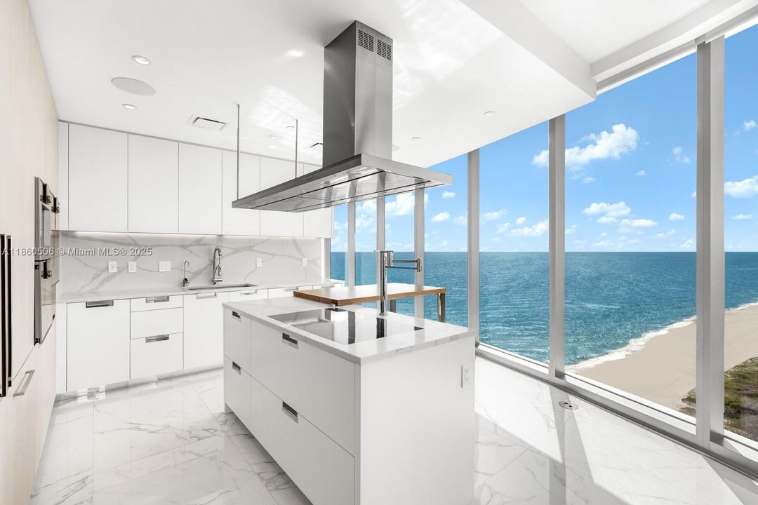 Active With Contract: $7,595,000 (4 beds, 5 baths, 3640 Square Feet)