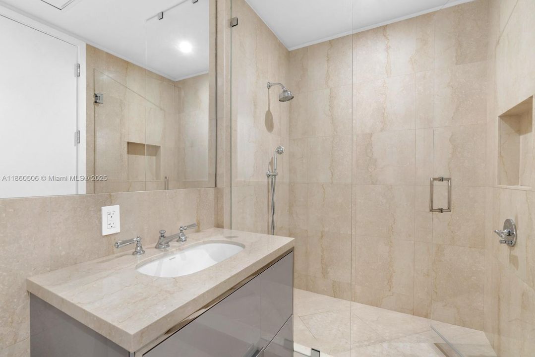 Active With Contract: $7,595,000 (4 beds, 5 baths, 3640 Square Feet)