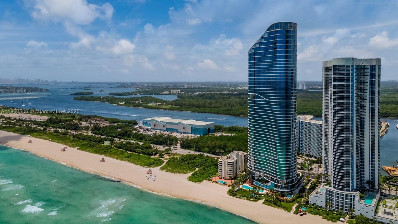 Active With Contract: $7,595,000 (4 beds, 5 baths, 3640 Square Feet)