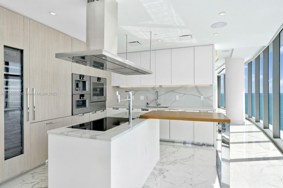 Active With Contract: $7,595,000 (4 beds, 5 baths, 3640 Square Feet)