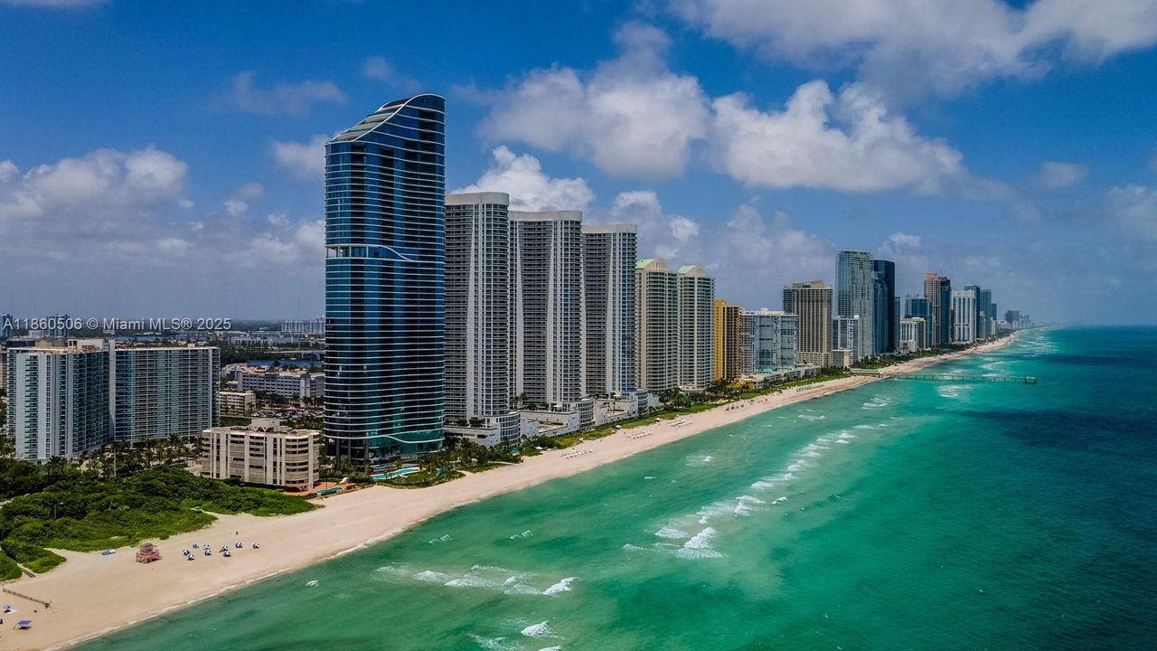 Active With Contract: $7,595,000 (4 beds, 5 baths, 3640 Square Feet)