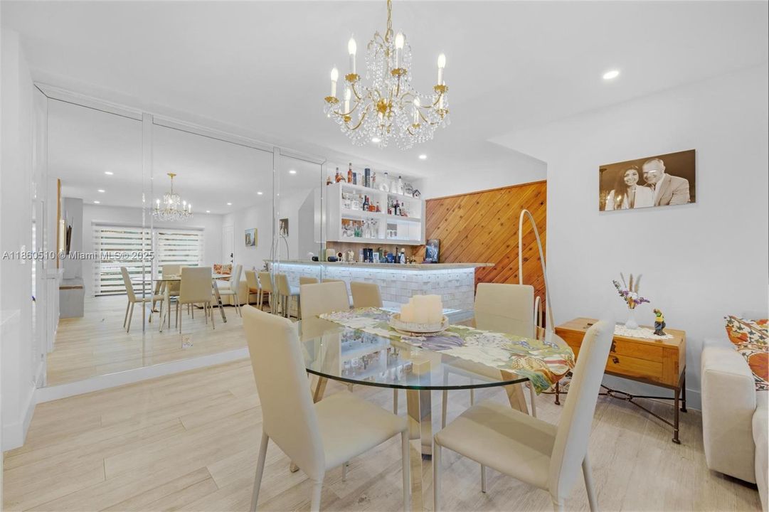 Active With Contract: $2,400 (2 beds, 2 baths, 982 Square Feet)