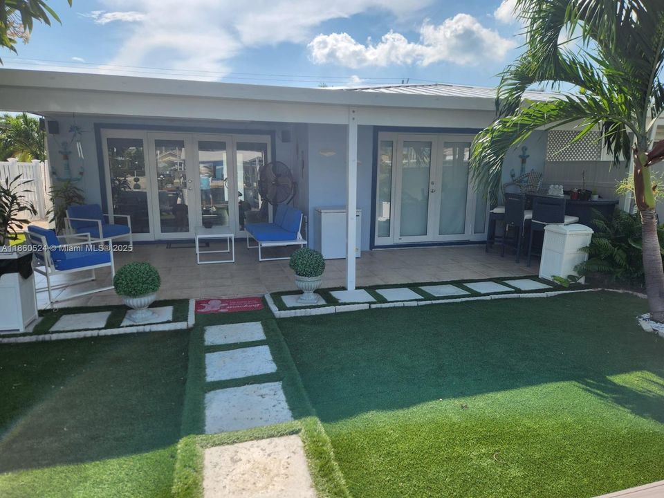 待售: $949,900 (2 贝兹, 2 浴室, 1084 平方英尺)