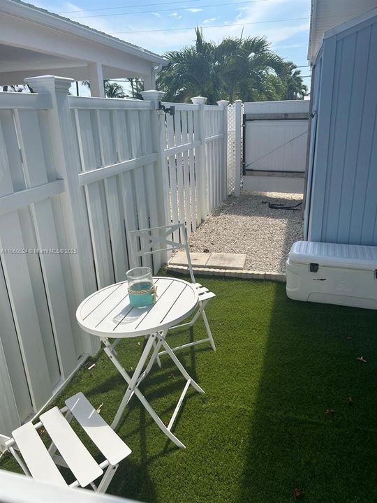 待售: $949,900 (2 贝兹, 2 浴室, 1084 平方英尺)