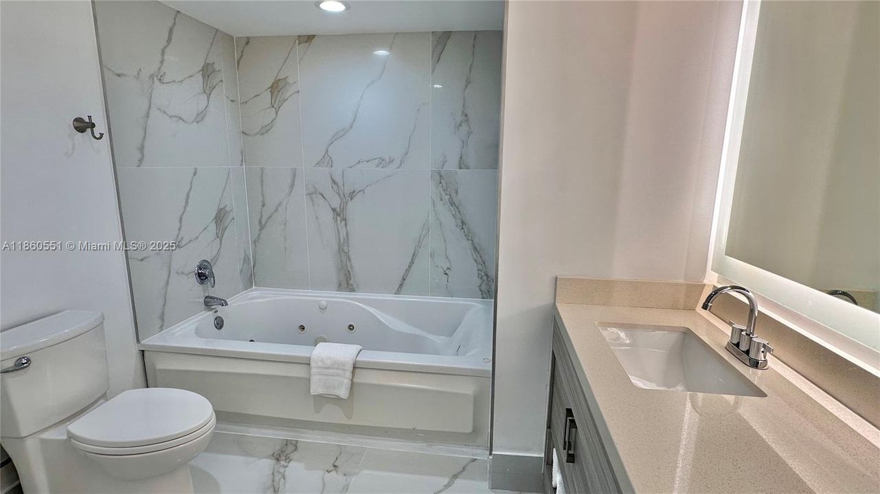 待售: $855,000 (2 贝兹, 2 浴室, 1290 平方英尺)