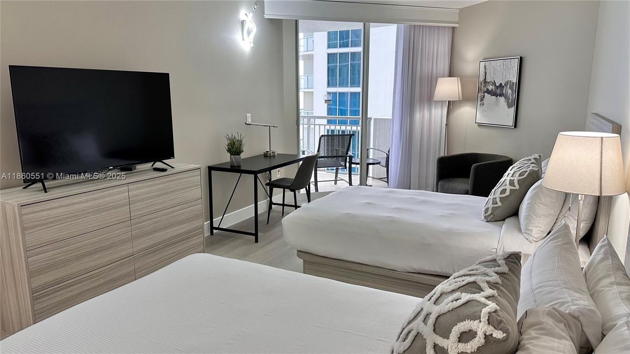 待售: $855,000 (2 贝兹, 2 浴室, 1290 平方英尺)