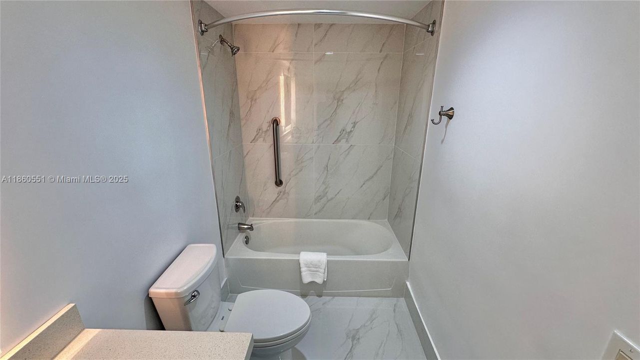 待售: $855,000 (2 贝兹, 2 浴室, 1290 平方英尺)