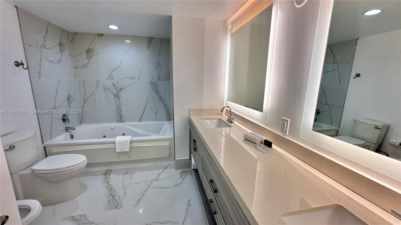 待售: $855,000 (2 贝兹, 2 浴室, 1290 平方英尺)