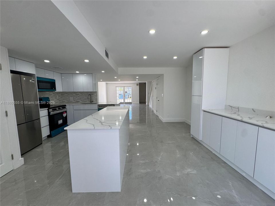 На продажу: $605,000 (2 спален, 2 ванн, 1696 Квадратных фут)