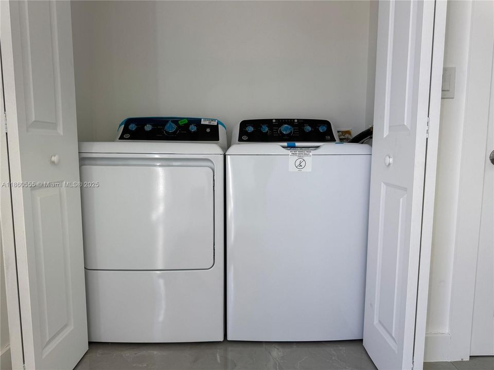 На продажу: $605,000 (2 спален, 2 ванн, 1696 Квадратных фут)