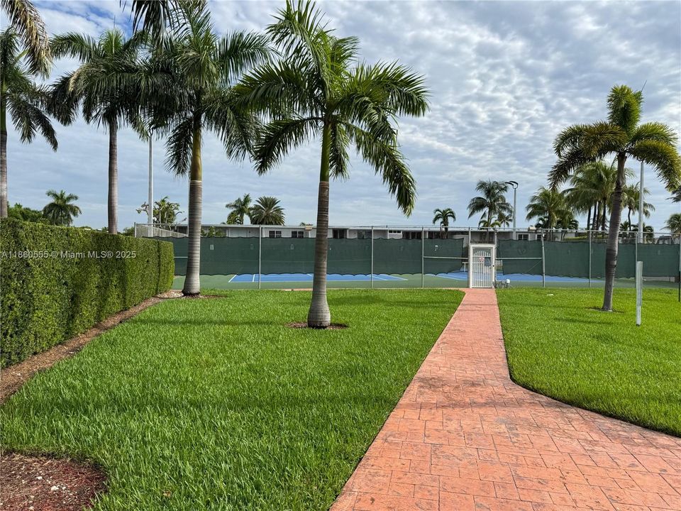 На продажу: $605,000 (2 спален, 2 ванн, 1696 Квадратных фут)