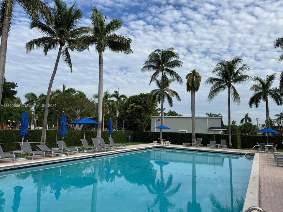 На продажу: $605,000 (2 спален, 2 ванн, 1696 Квадратных фут)