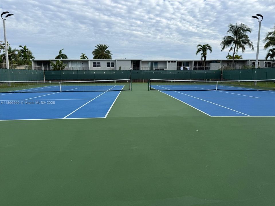 На продажу: $605,000 (2 спален, 2 ванн, 1696 Квадратных фут)