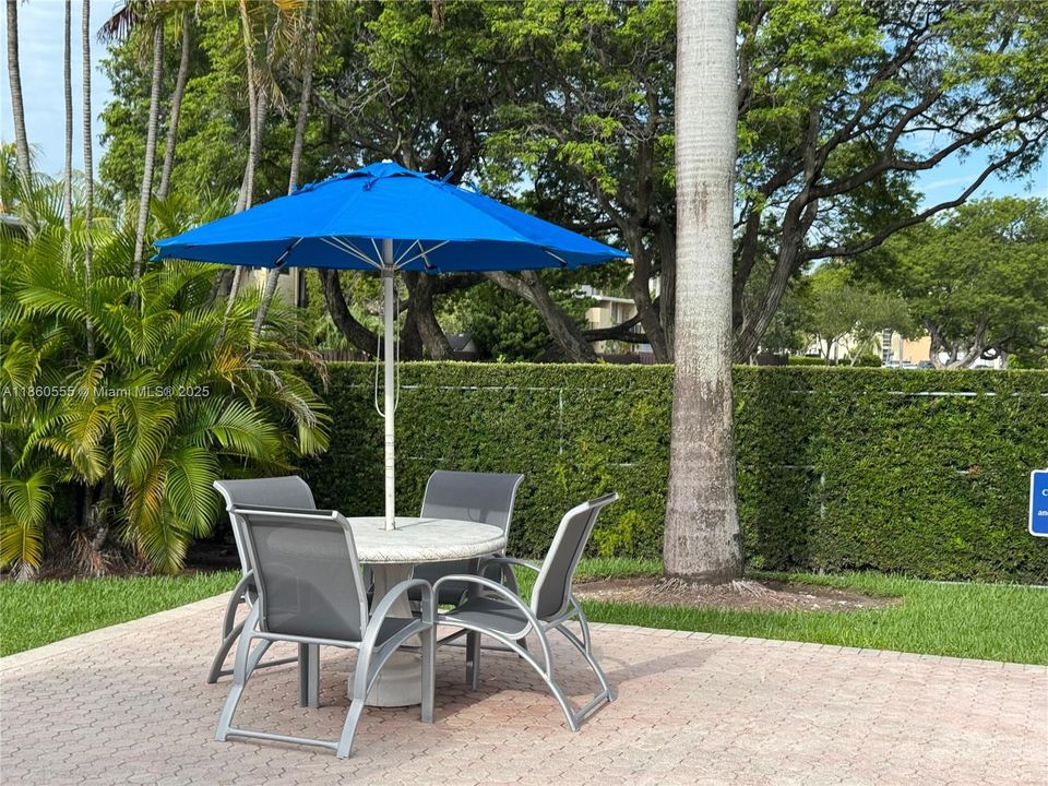 На продажу: $605,000 (2 спален, 2 ванн, 1696 Квадратных фут)