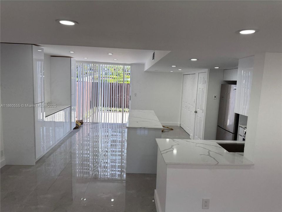 На продажу: $605,000 (2 спален, 2 ванн, 1696 Квадратных фут)