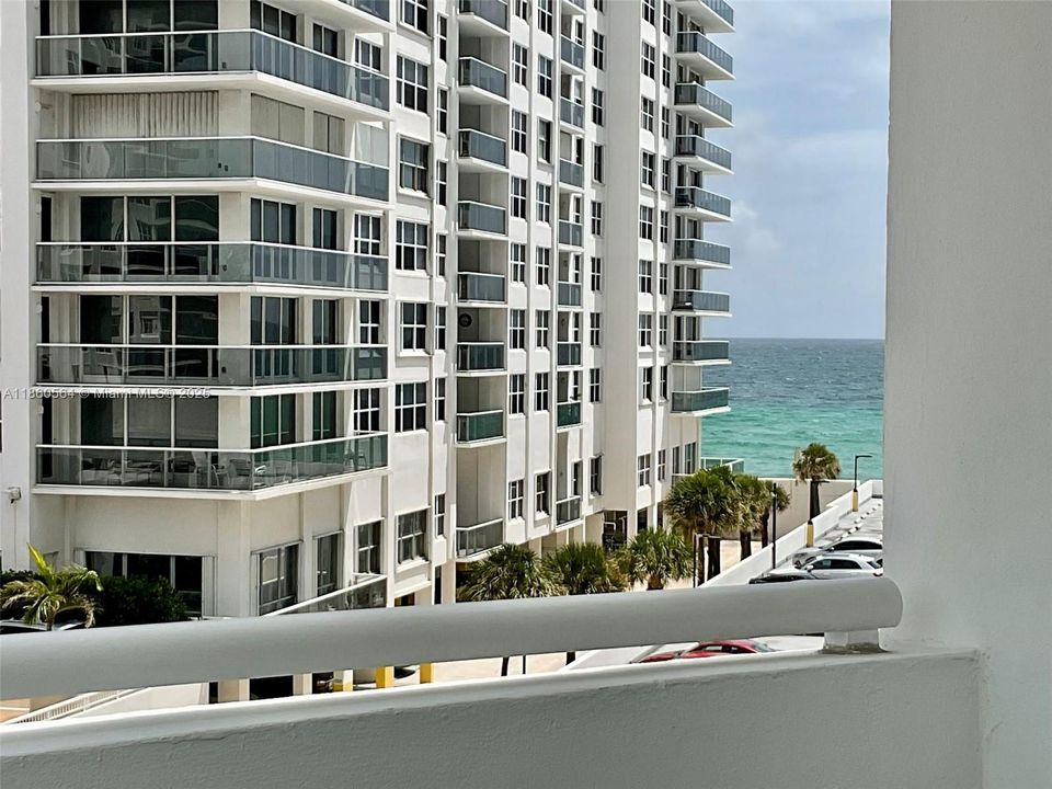 Recientemente alquilado: $2,700 (2 camas, 2 baños, 1170 Pies cuadrados)