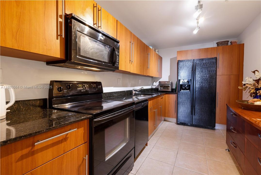 Recientemente alquilado: $2,700 (2 camas, 2 baños, 1170 Pies cuadrados)