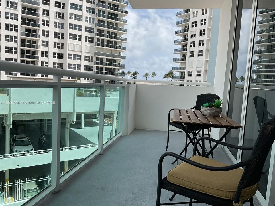 Recientemente alquilado: $2,700 (2 camas, 2 baños, 1170 Pies cuadrados)