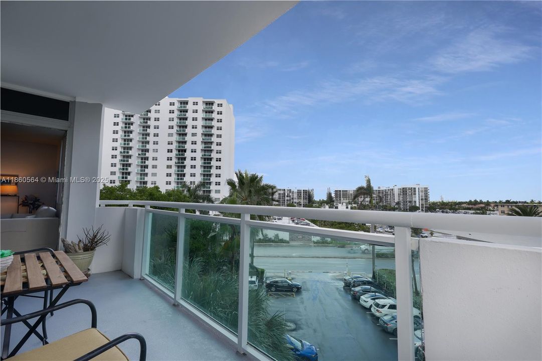 Recientemente alquilado: $2,700 (2 camas, 2 baños, 1170 Pies cuadrados)