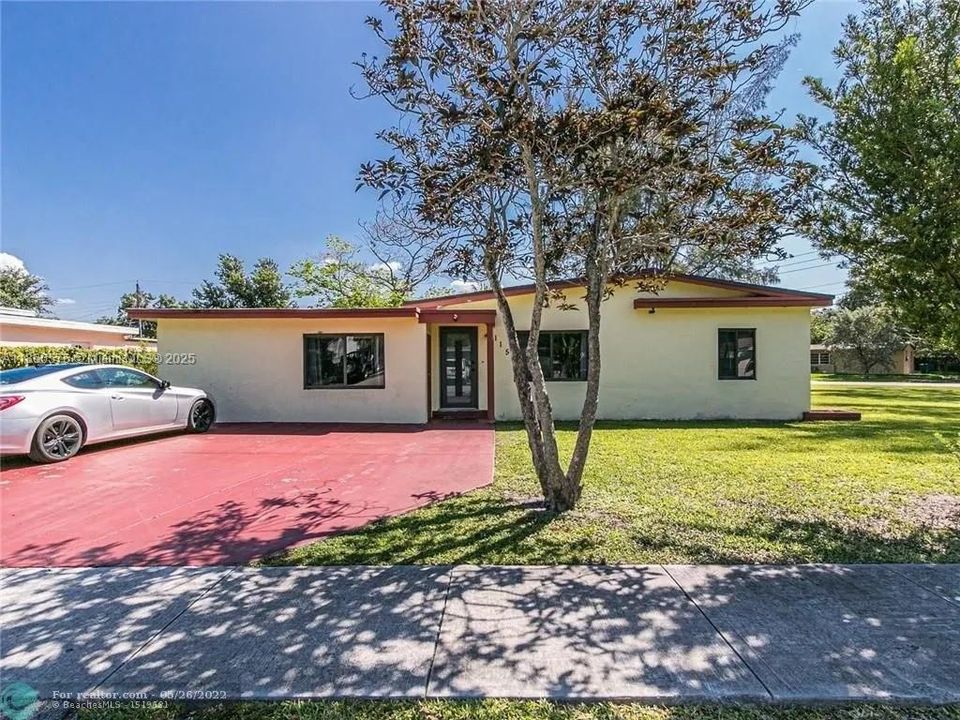 Active With Contract: $649,999 (4 beds, 3 baths, 1757 Square Feet)