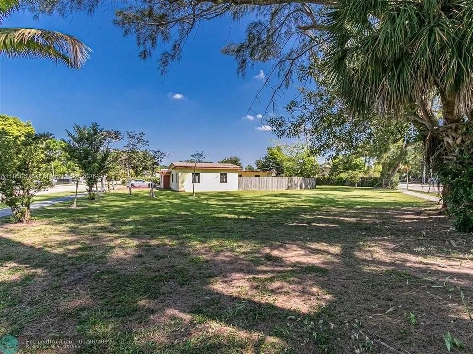 Active With Contract: $649,999 (4 beds, 3 baths, 1757 Square Feet)