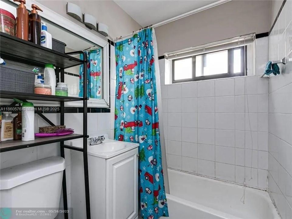 Active With Contract: $649,999 (4 beds, 3 baths, 1757 Square Feet)