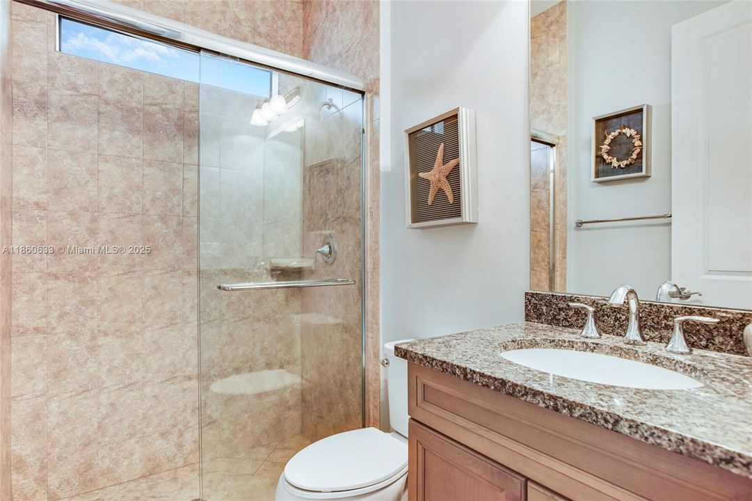 Недавно продано: $1,200,000 (4 спален, 3 ванн, 2730 Квадратных фут)