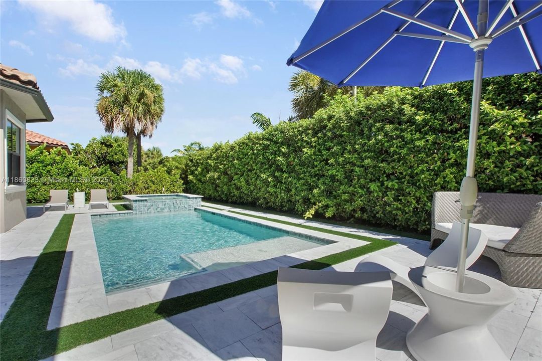 Недавно продано: $1,200,000 (4 спален, 3 ванн, 2730 Квадратных фут)