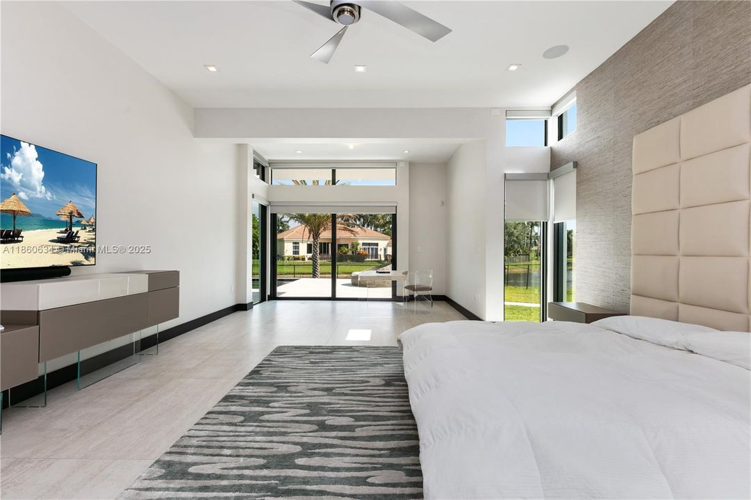 Недавно арендовано: $20,000 (5 спален, 5 ванн, 4843 Квадратных фут)