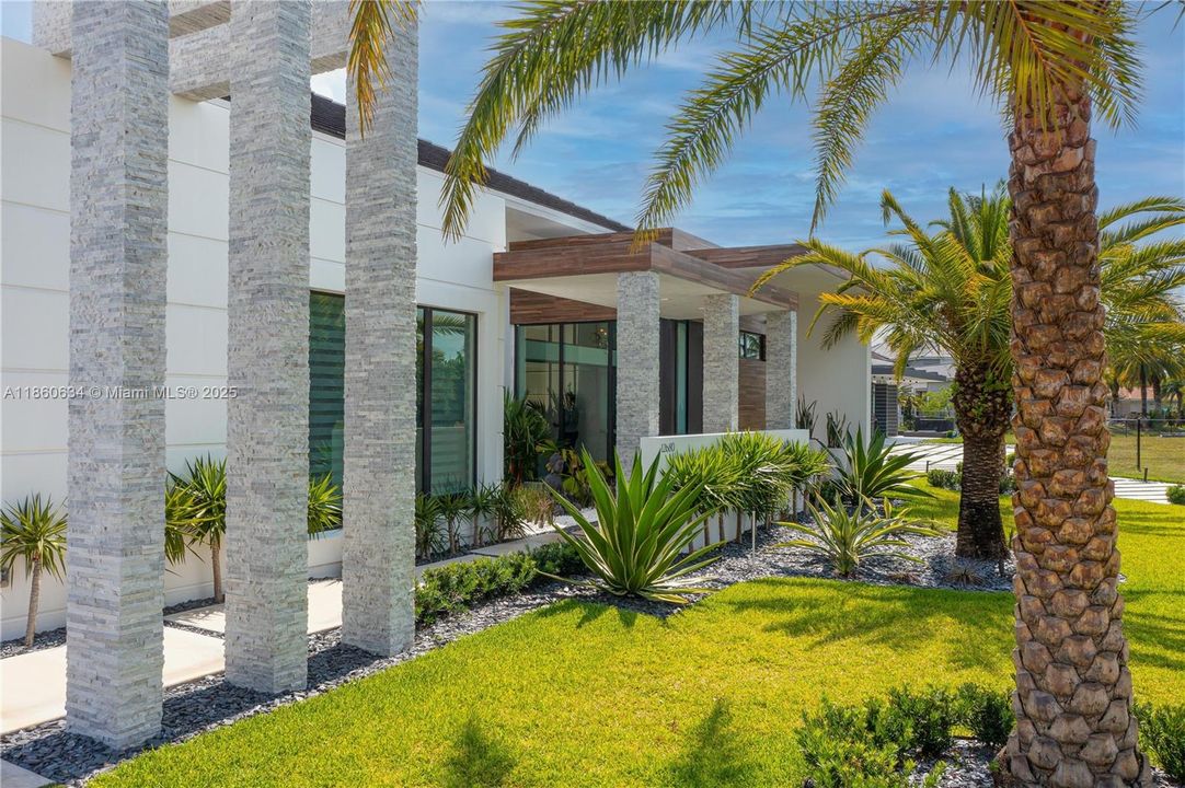 Недавно арендовано: $20,000 (5 спален, 5 ванн, 4843 Квадратных фут)