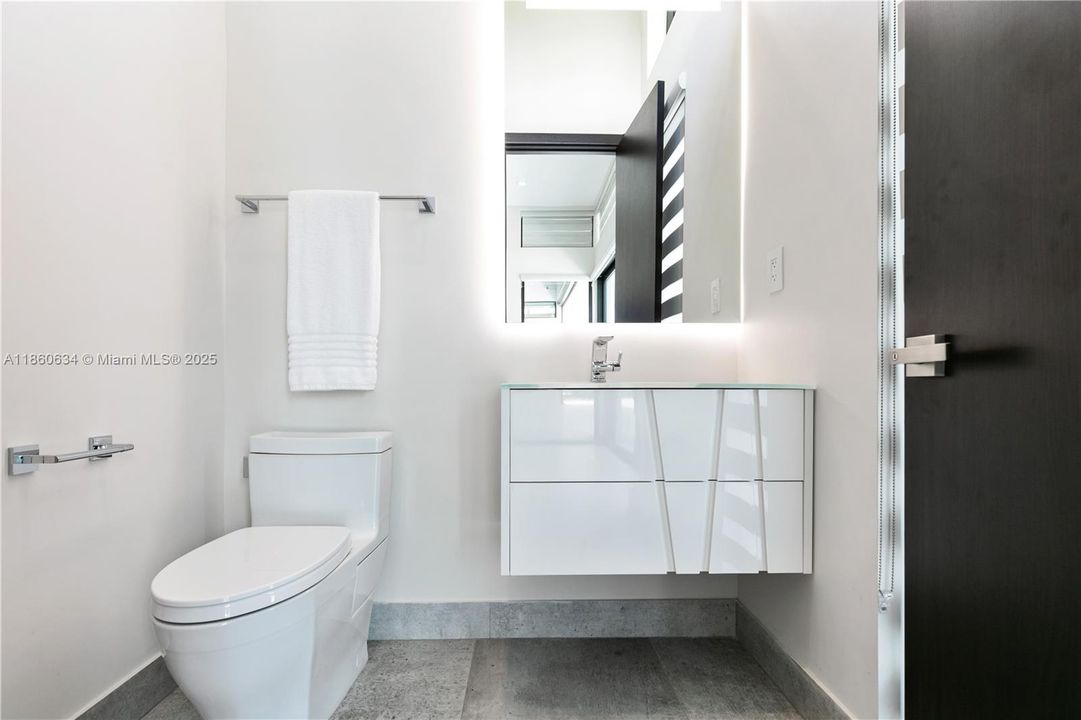 Недавно арендовано: $20,000 (5 спален, 5 ванн, 4843 Квадратных фут)