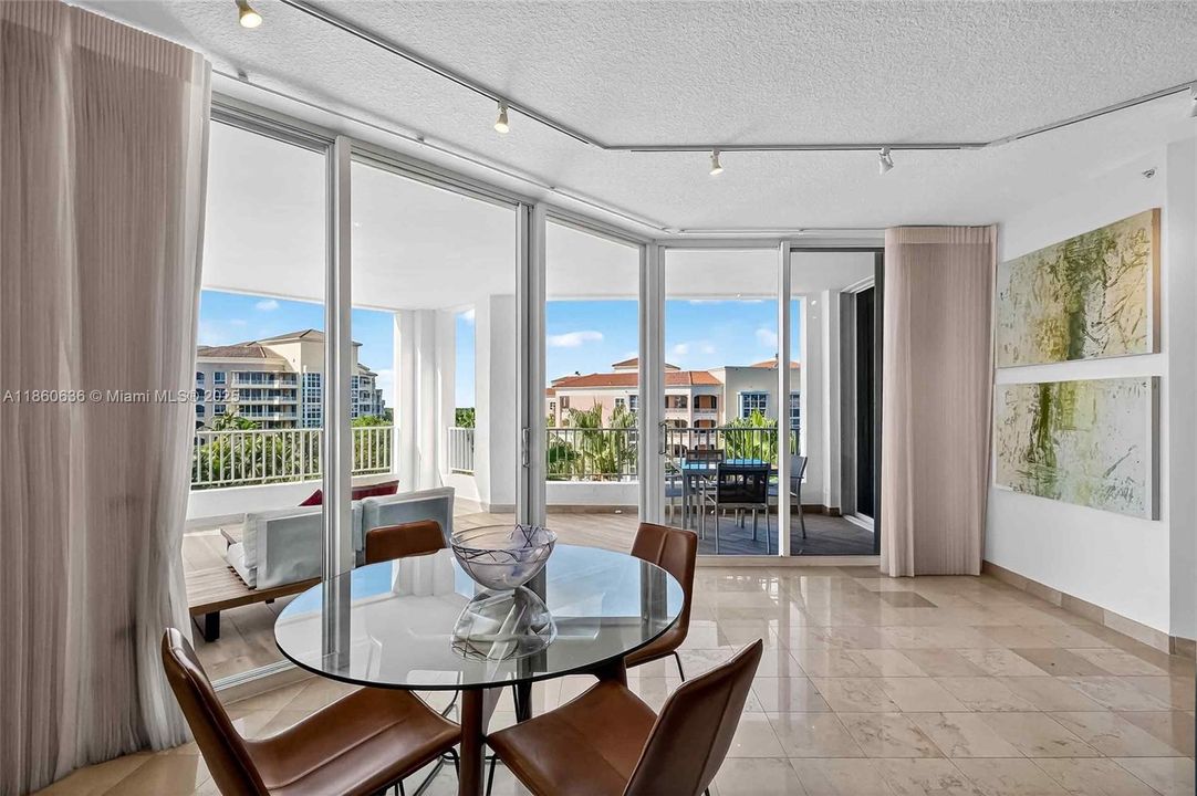 For Sale: $1,650,000 (2 beds, 2 baths, 1310 Square Feet)