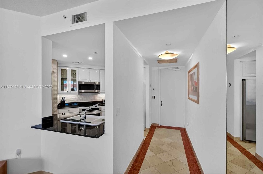 For Sale: $1,650,000 (2 beds, 2 baths, 1310 Square Feet)