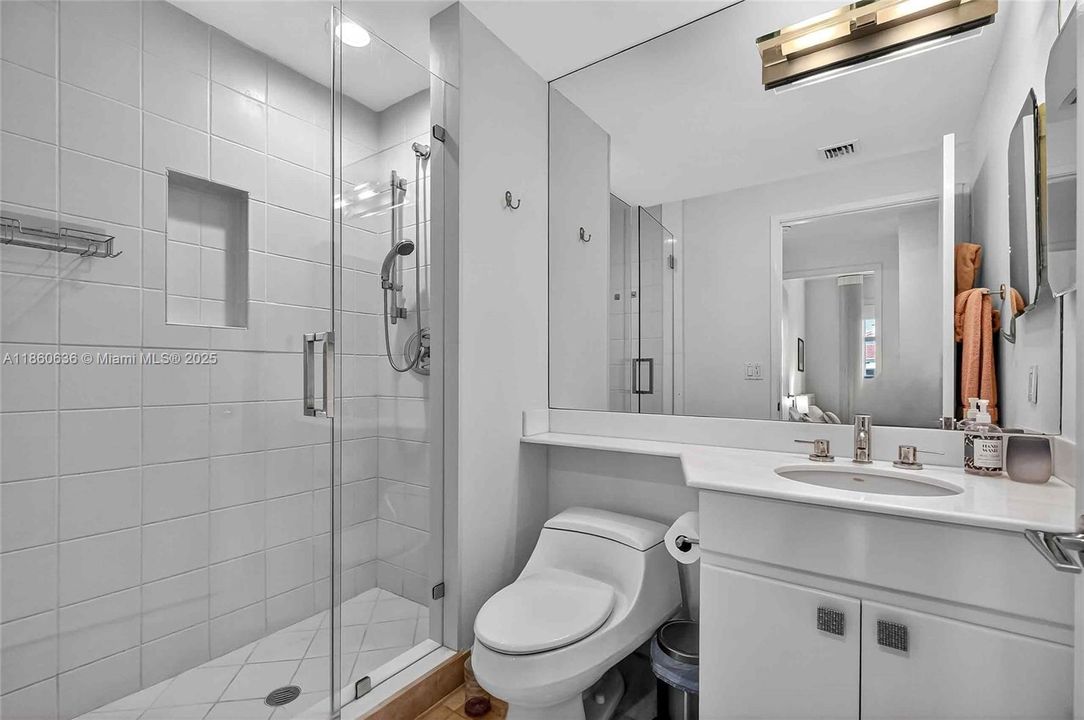 For Sale: $1,650,000 (2 beds, 2 baths, 1310 Square Feet)