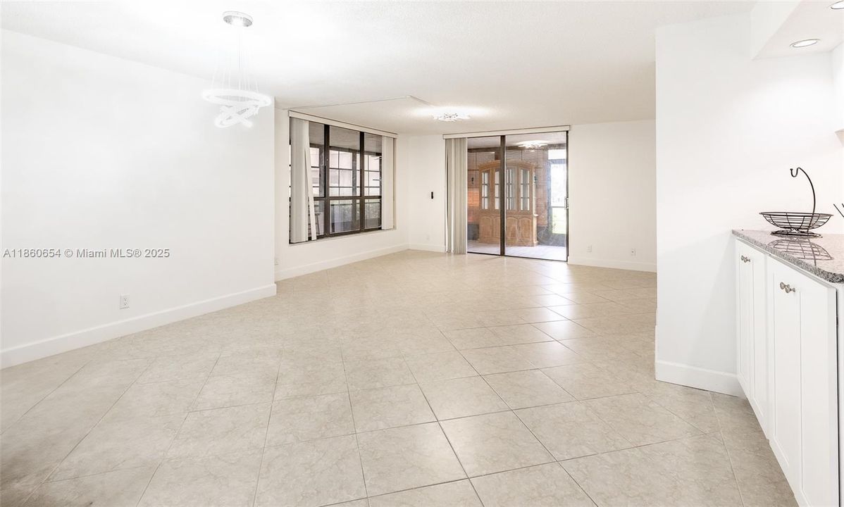 Recientemente alquilado: $1,600 (2 camas, 2 baños, 1412 Pies cuadrados)